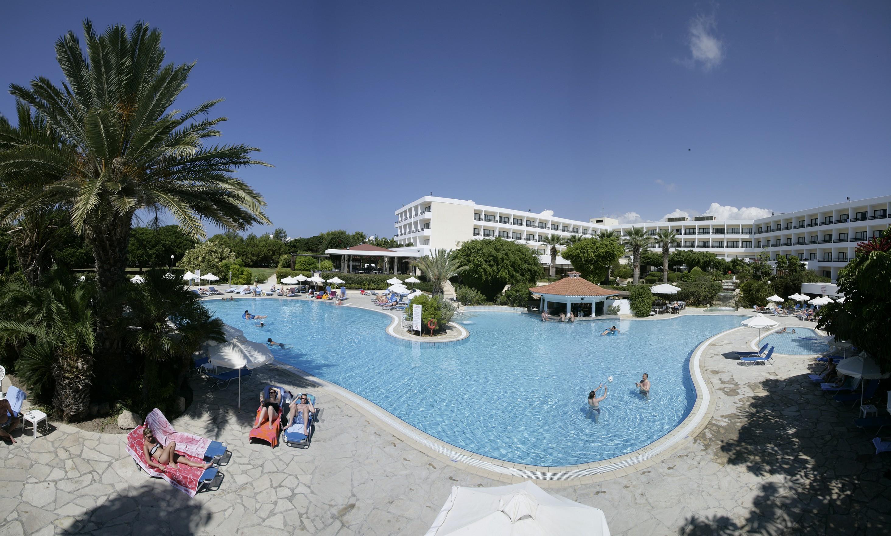 Avanti Hotel Paphos Esterno foto