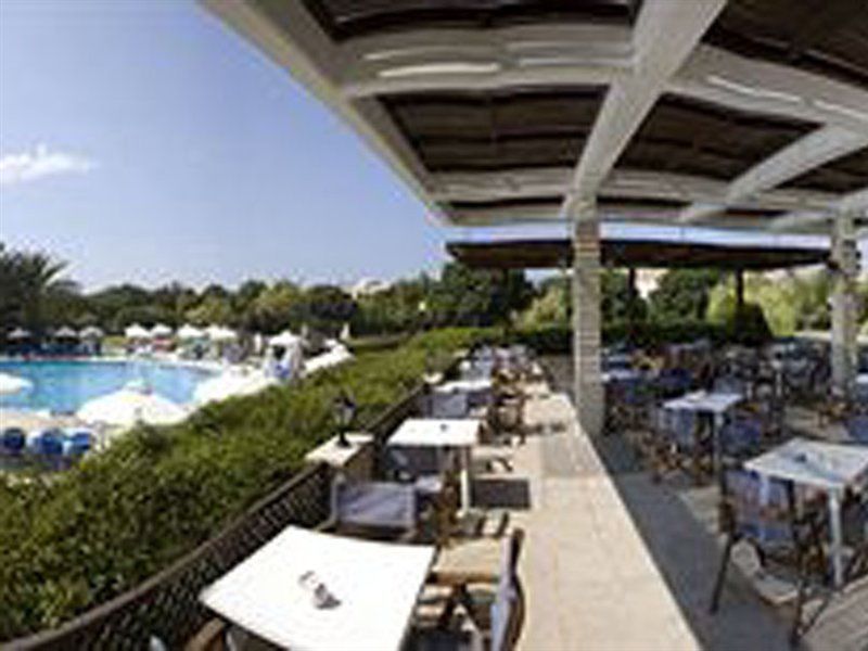 Avanti Hotel Paphos Esterno foto