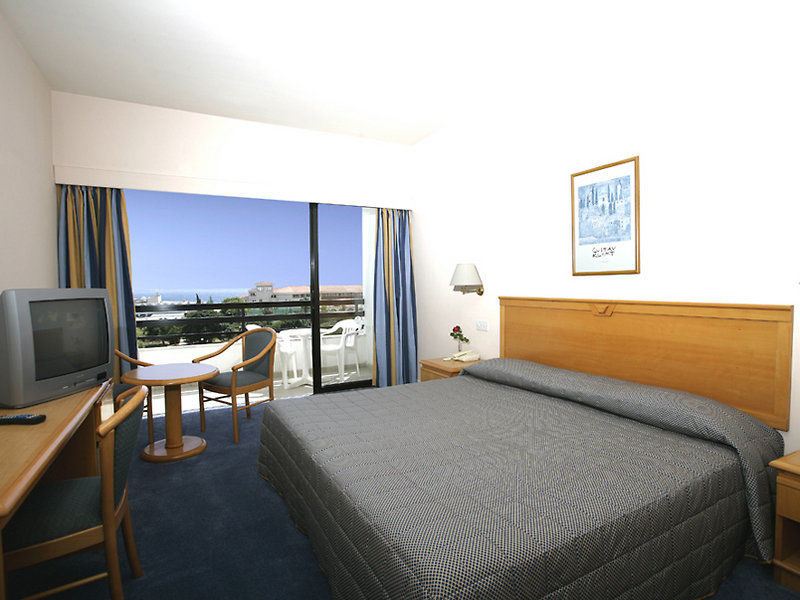 Avanti Hotel Paphos Esterno foto