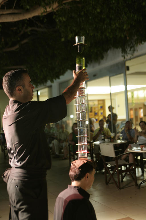 Avanti Hotel Paphos Esterno foto