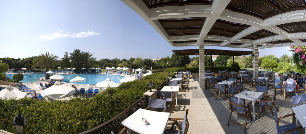 Avanti Hotel Paphos Esterno foto